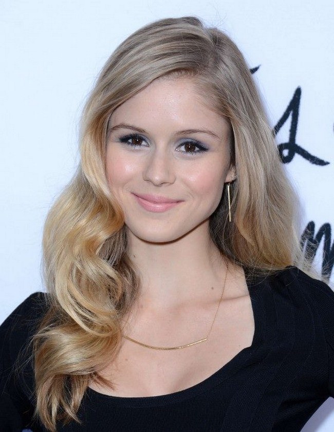 Sexy Erin Moriarty is the Light in the Stars (46 Photos) 13