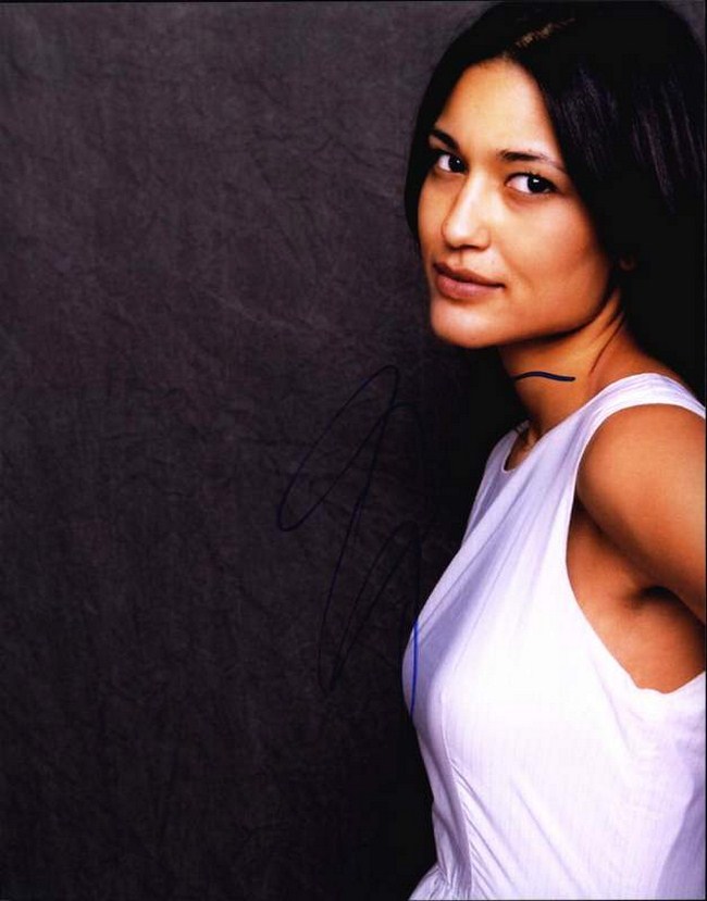 Hot Julia Jones Could Make Me Move to Any World (41 Photos) 9