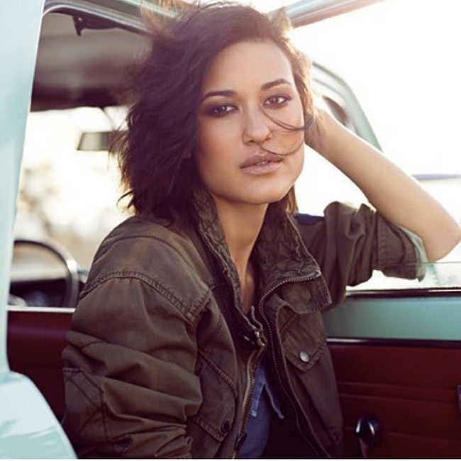 Hot Julia Jones Could Make Me Move to Any World (41 Photos) 31