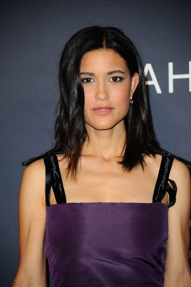 Hot Julia Jones Could Make Me Move to Any World (41 Photos) 34