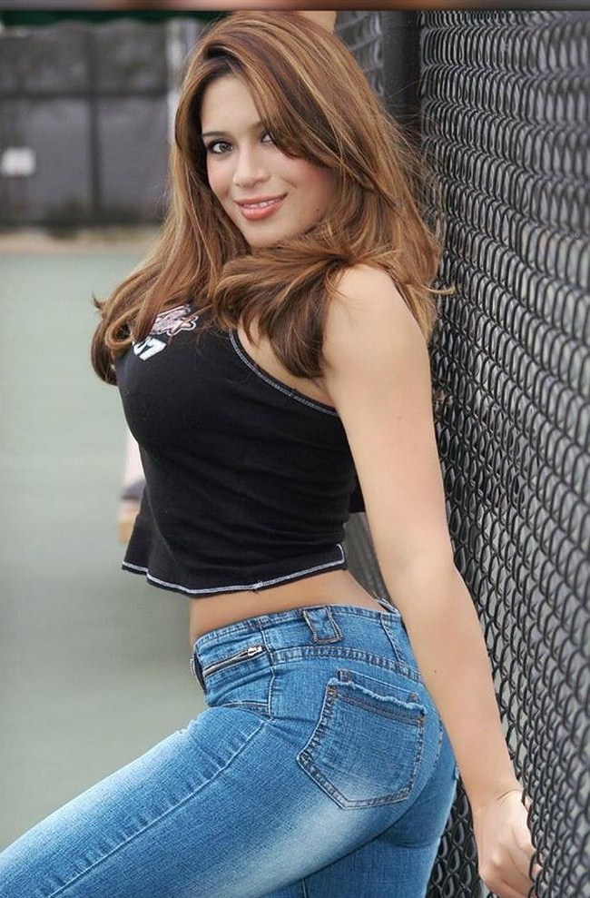 Sexy Melina Perez is Muy Caliente (41 Photos) 250