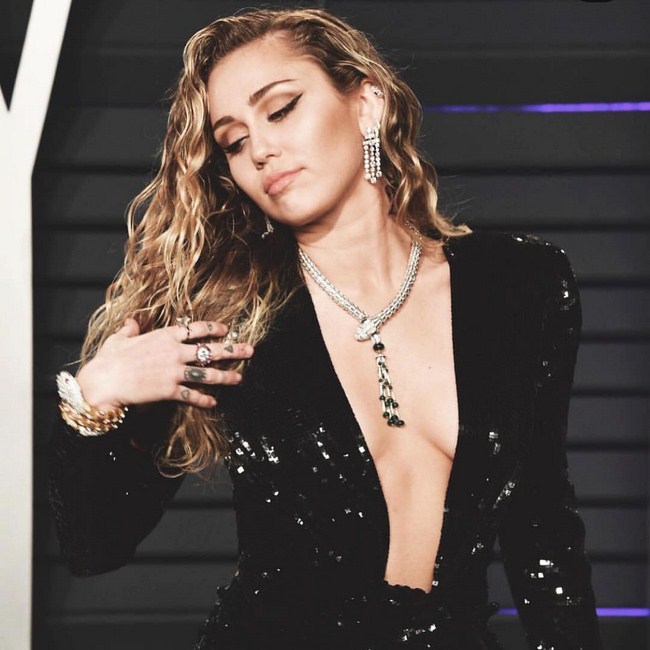 Hot Miley Cyrus is a Beautiful Badass (47 Photos) 224