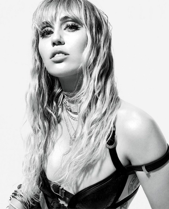 Hot Miley Cyrus is a Beautiful Badass (47 Photos) 21