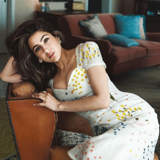 Hot Sara Ali Khan is a Cutie (48 Photos) 58