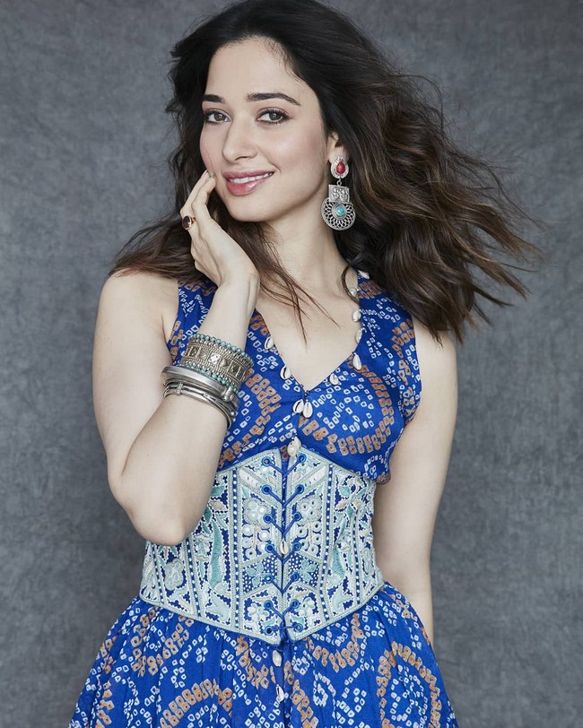 Sexy Tamannaah Knows How to Take a Photo (46 Photos) 261