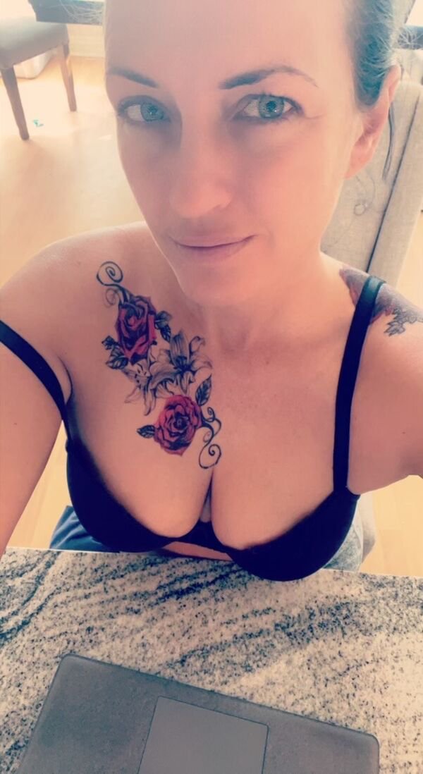 30 Sexy Tattooed Girls 27