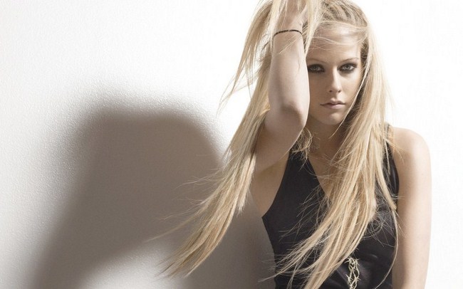 Hot Avril Lavigne is a Rebellious Beauty (46 Photos) 60