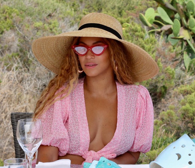 Sexy Beyoncé is Queen of Everything (49 Photos) 86