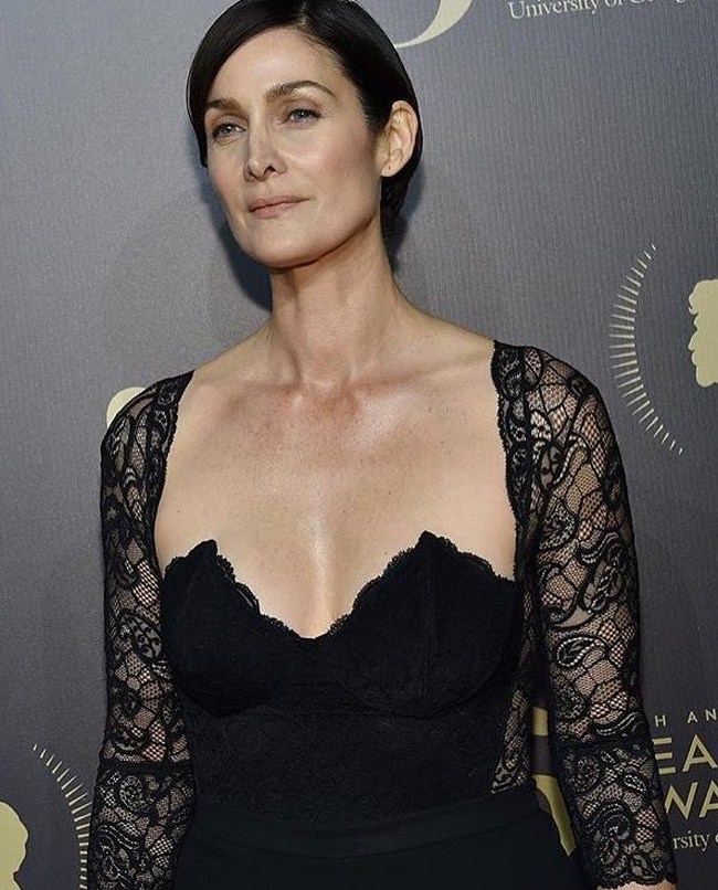 Sexy Carrie-Anne Moss is Hot in Every Reality (43 Photos) 29
