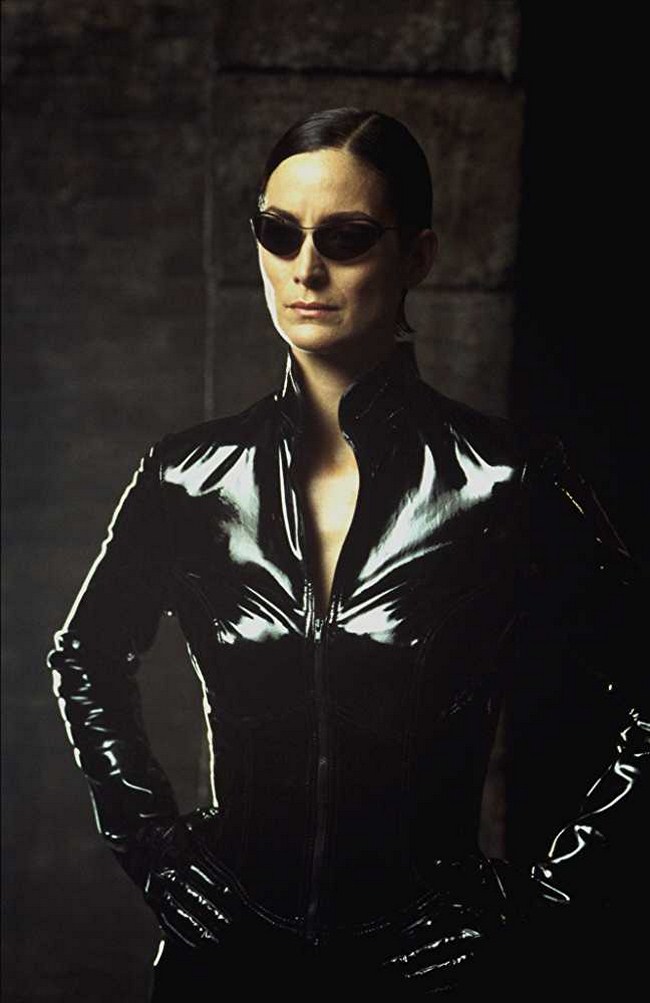 Sexy Carrie-Anne Moss is Hot in Every Reality (43 Photos) 35