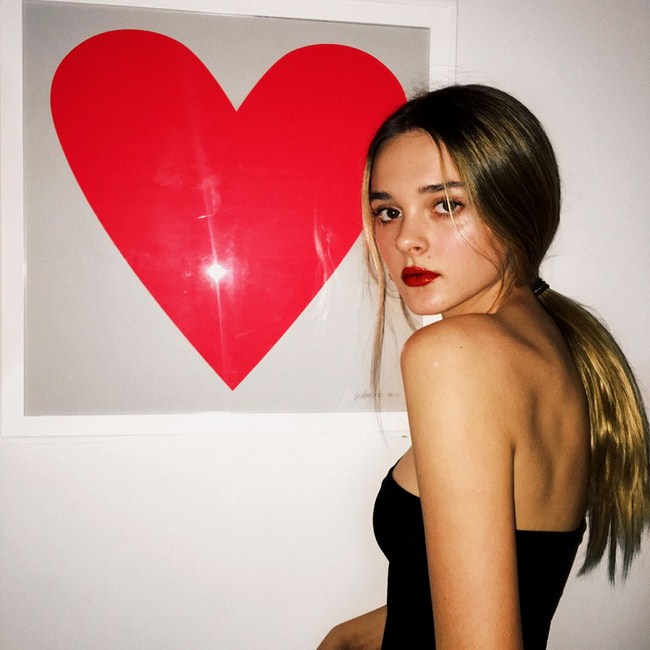 Sexy Charlotte Lawrence is Firey (46 Photos) 117