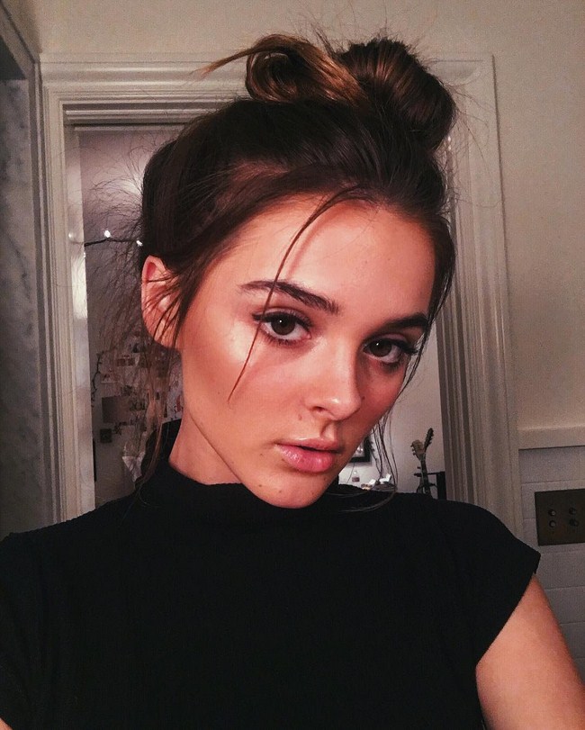 Sexy Charlotte Lawrence is Firey (46 Photos) 82