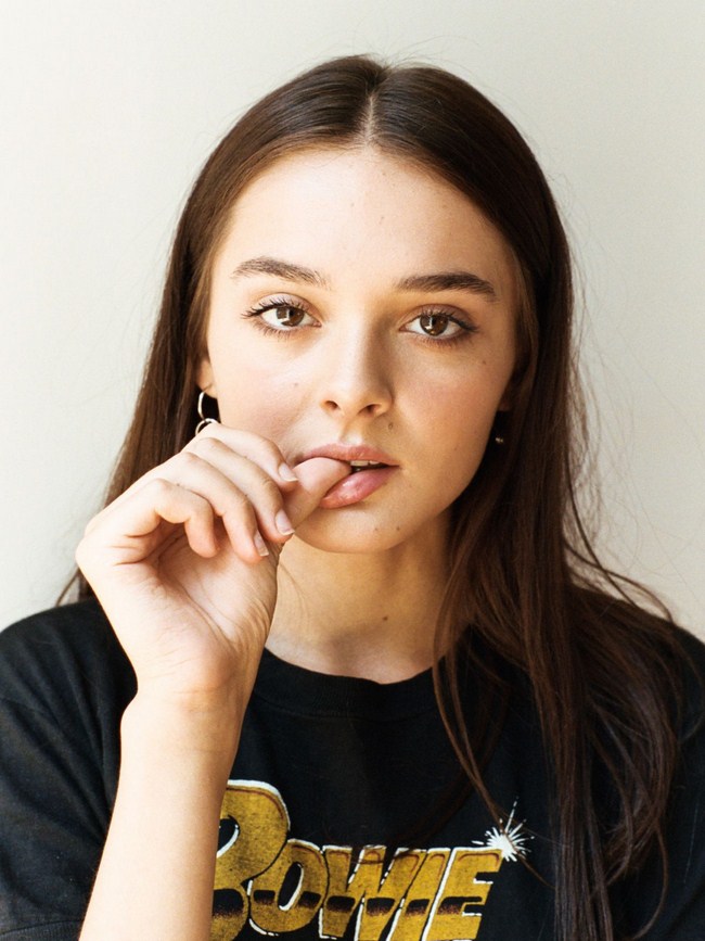 Sexy Charlotte Lawrence is Firey (46 Photos) 44
