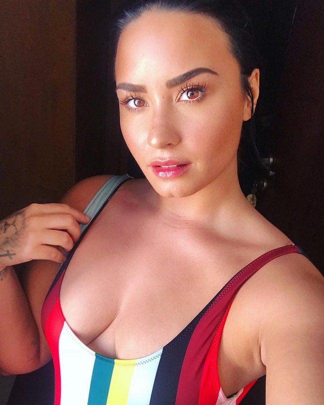 Hot Demi Lovato is Perfection (46 Photos) 165