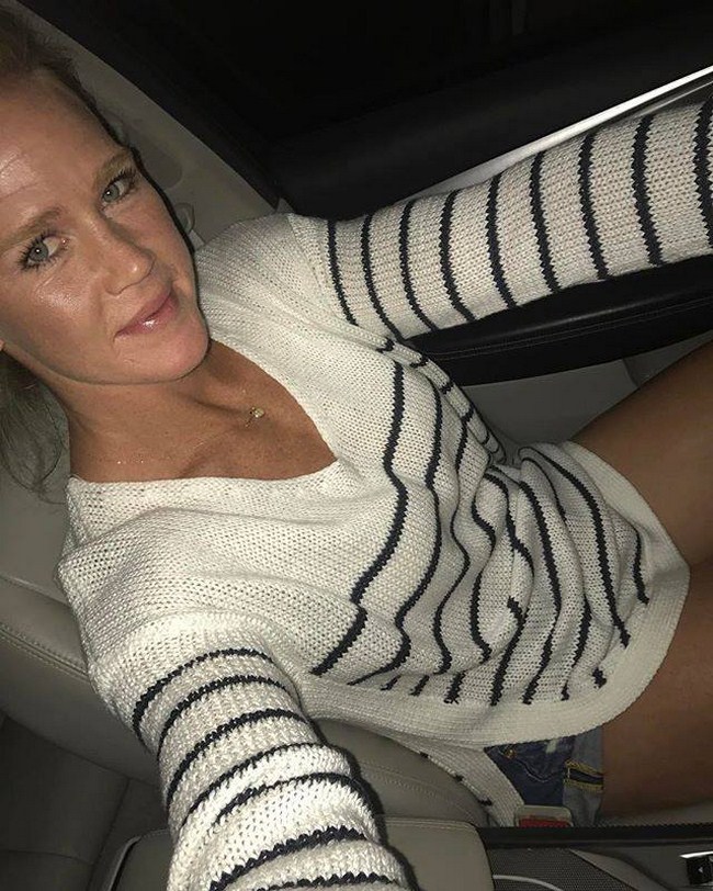 Sexy Holly Holm is a Beautiful Badass (42 Photos) 54