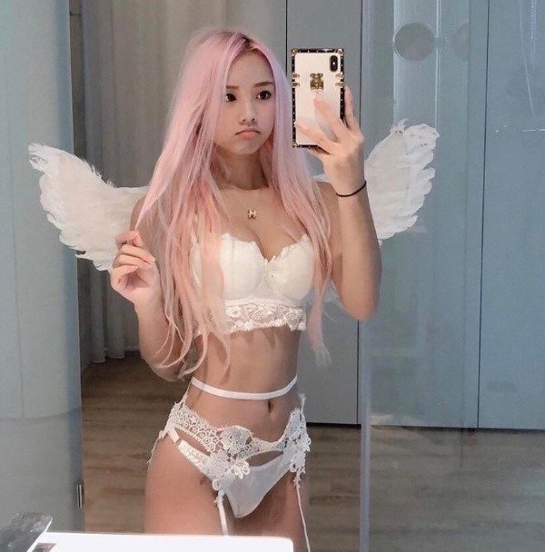 30+ Sexy Girls With Dyed Hair 360
