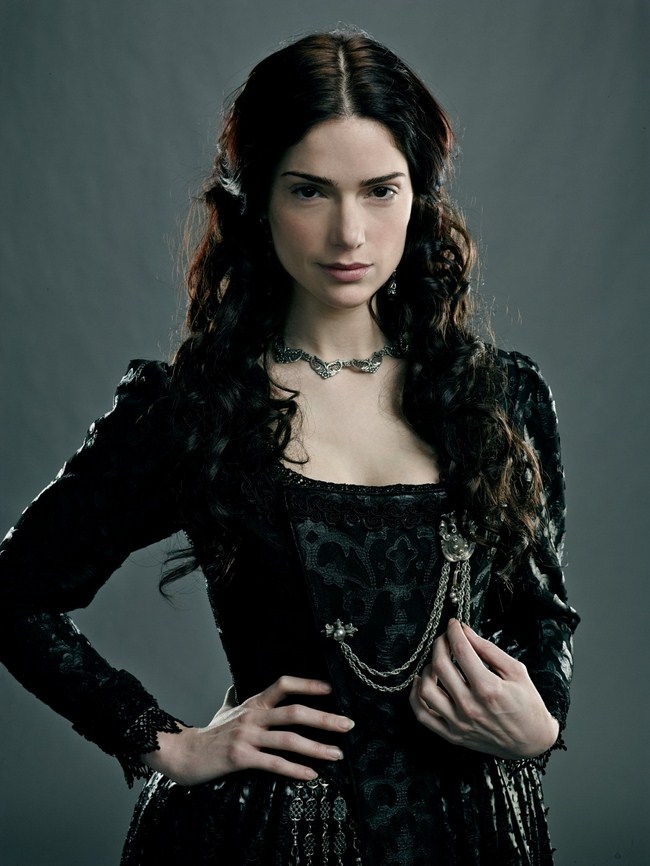 Janet Montgomery sexiest pictures from her hottest photo shoots. (32)