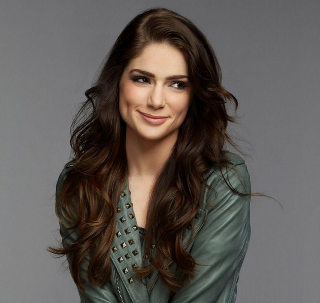 Janet Montgomery sexiest pictures from her hottest photo shoots. (26)