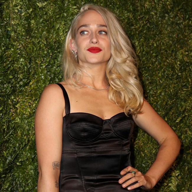 Jemima Kirke sexiest pictures from her hottest photo shoots. (9)