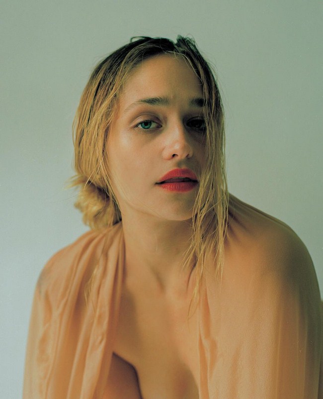 Jemima Kirke sexiest pictures from her hottest photo shoots. (15)