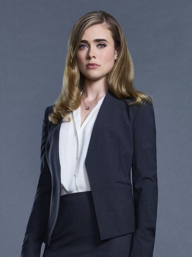 Melissa Roxburgh sexiest pictures from her hottest photo shoots. (2)