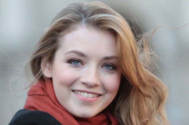 Sarah Bolger sexiest pictures from her hottest photo shoots. (29)
