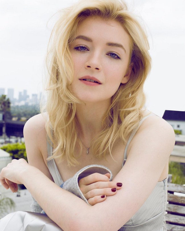 Sarah Bolger sexiest pictures from her hottest photo shoots. (14)