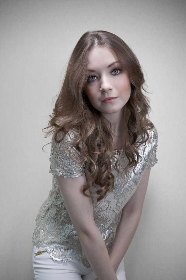 Sarah Bolger sexiest pictures from her hottest photo shoots. (9)