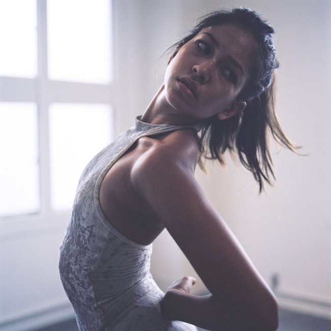 Sonoya Mizuno sexiest pictures from her hottest photo shoots. (42)