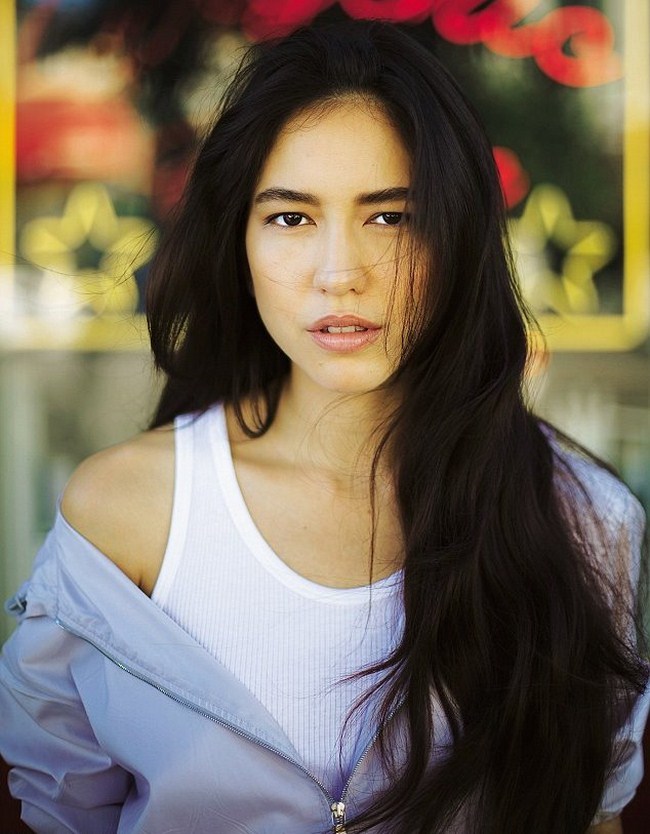 Sonoya Mizuno sexiest pictures from her hottest photo shoots. (34)