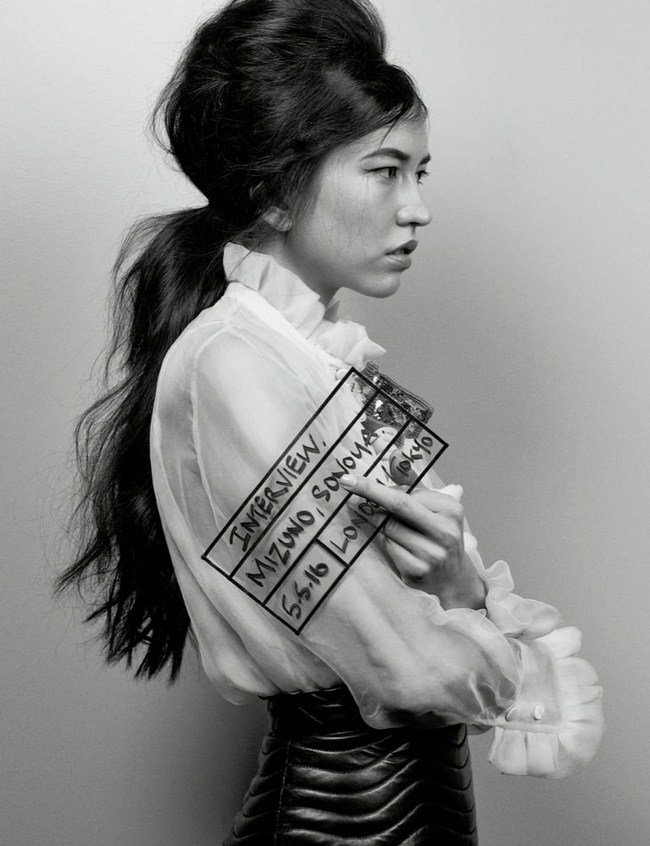 Sonoya Mizuno sexiest pictures from her hottest photo shoots. (9)