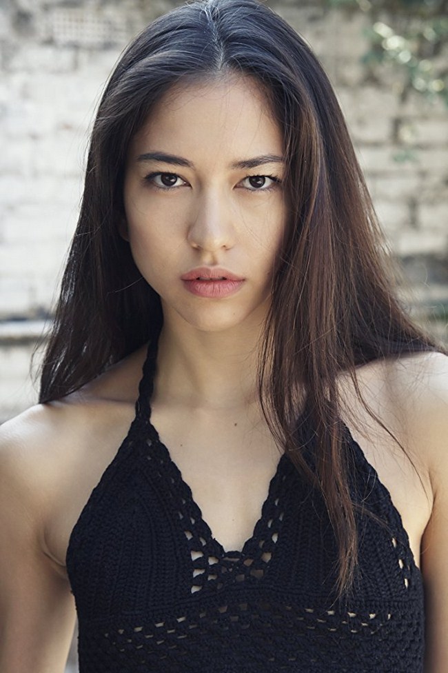 Sonoya Mizuno sexiest pictures from her hottest photo shoots. (7)