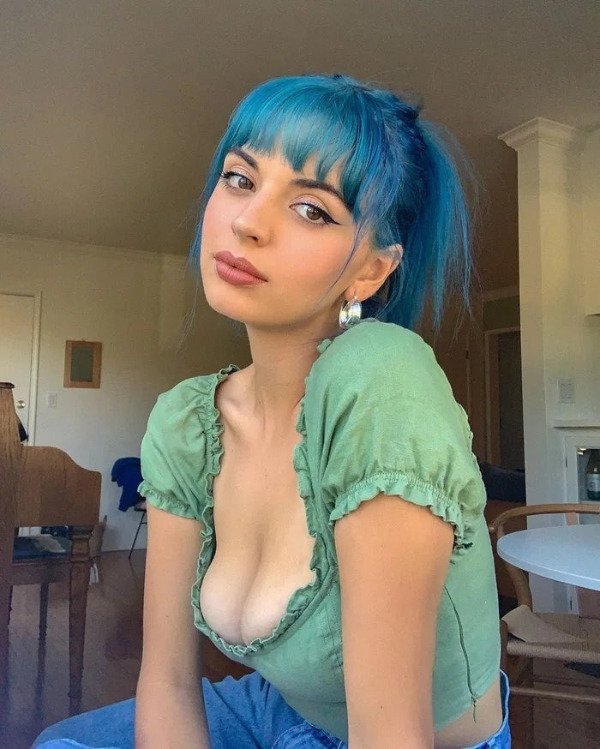 29 Sexy Girls With Dyed Hair 13