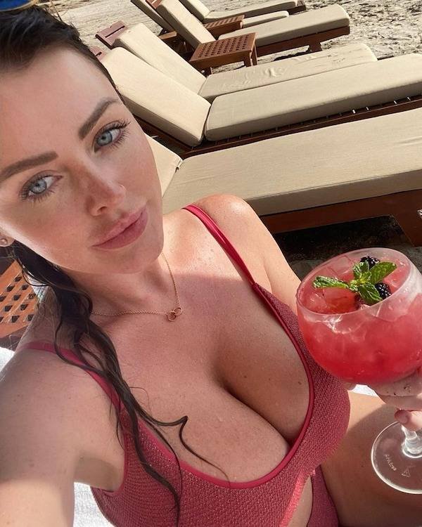 36 Hot Girls And Drinks 18
