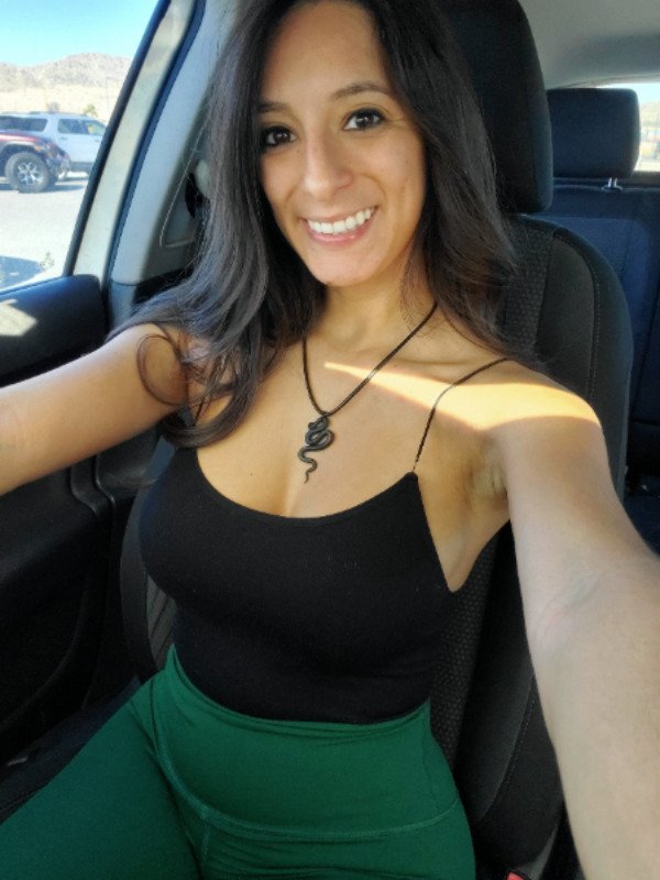 27 Sexy Girls In Cars 68