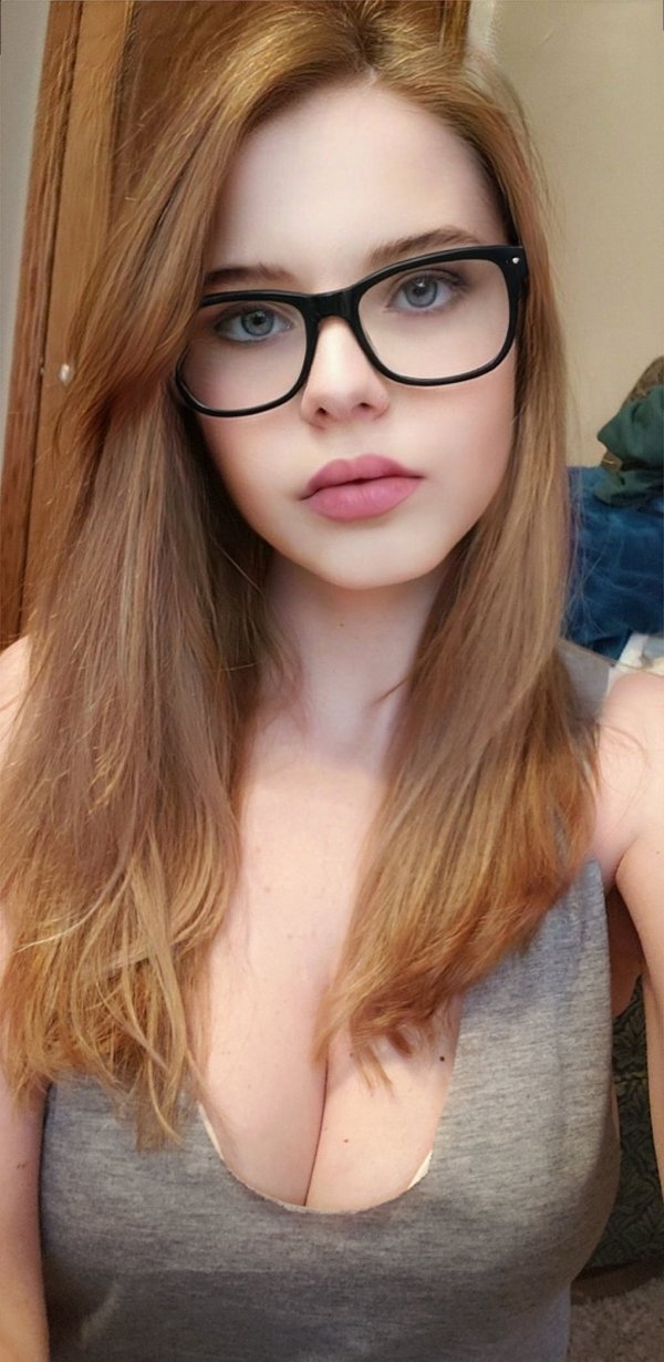 30 Sexy Girls In Glasses 18