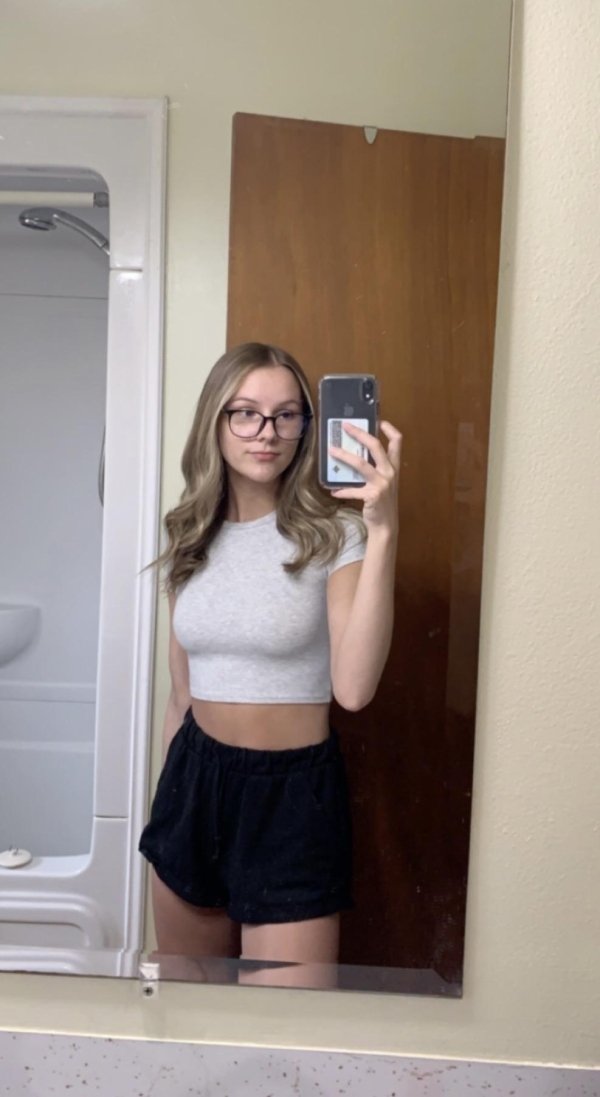 30 Sexy Girls In Glasses 22