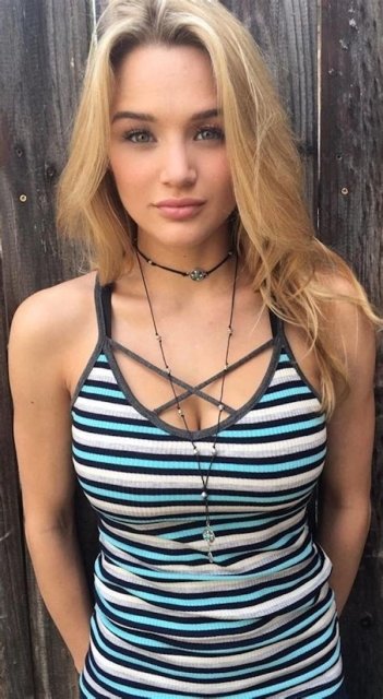 The Hottest Girls Wearing Chokers 75