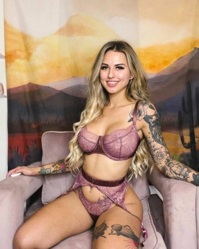 41 Sexy Tattooed Girls 143