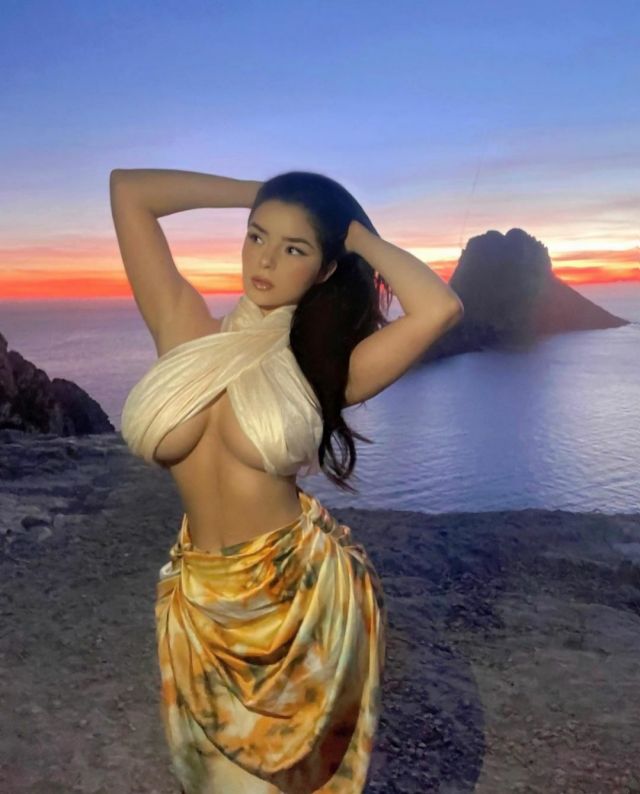 Demi Rose, British Model With Stunning Bum And Boobs