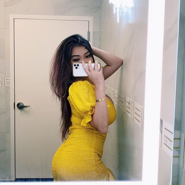 Vicki Li, Busty Instagram Star from China