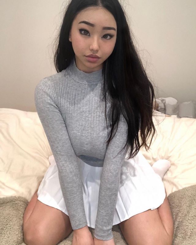 Bellagloover, A Petite Asian Colleage Girl