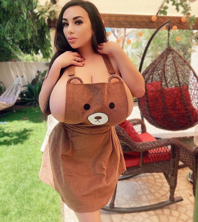 Anastasiya Berthier, curvy model and BBW from Russian