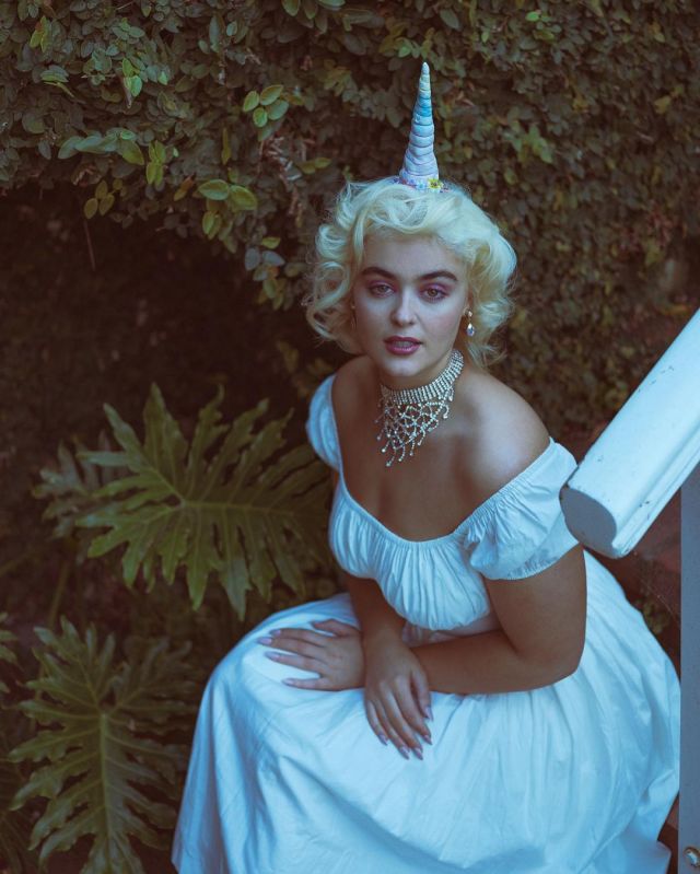 Stefania Ferrario, an Australian plus size model shows her charm to the world 