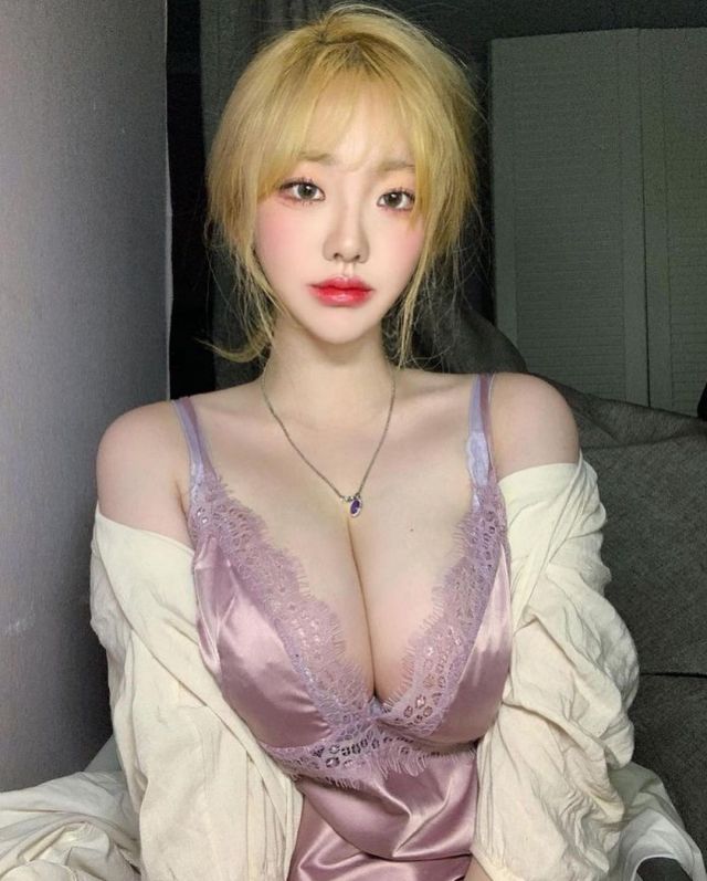 Sejinming, A Korean Hotties With Super Big Boobs