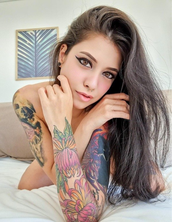 30+ Sexy Tattooed Girls 16