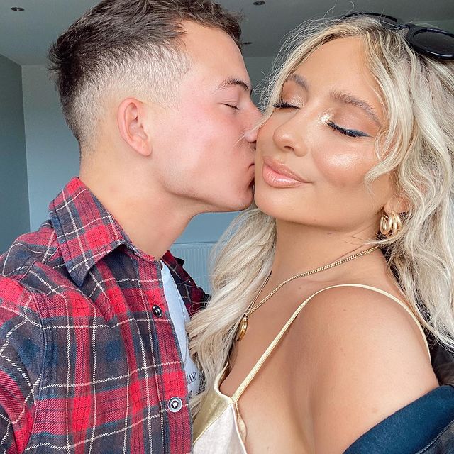 saffronbarker instagram photos 6