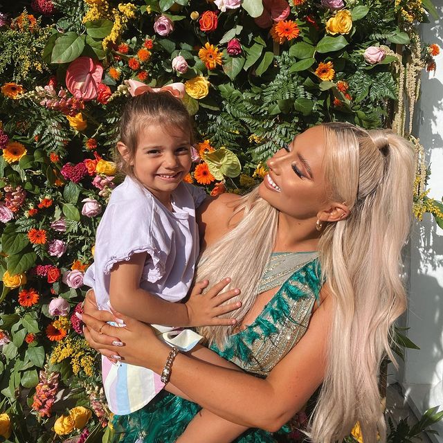 saffronbarker instagram photos 67