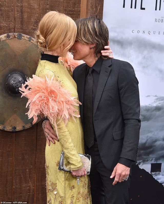 Sharing Intimate Moments At Red Carpet- Nicole And Keith Appeared For The Premiere Night 5