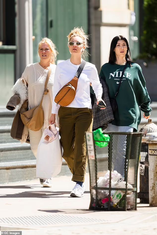 Maintaining A Sporty Look, Kaley Was Seen With Sister Briana Leaks 12